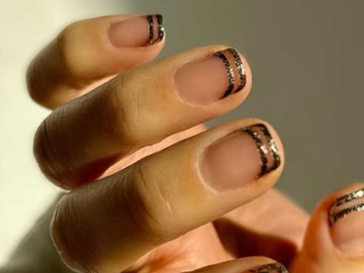 Black Glitter Line French Tip Nails Black Glitter Line French Tip Nails β Simple Short Winter Nails