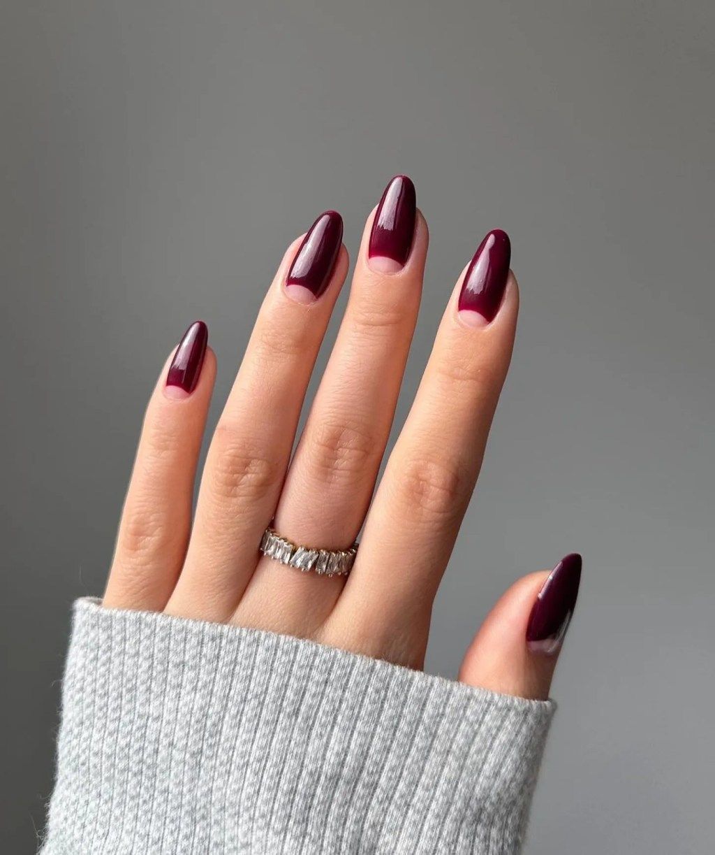 Half-Moon Reverse French Visual Idea Half-Moon Reverse French Visual Idea β Short Winter Acrylic Nails