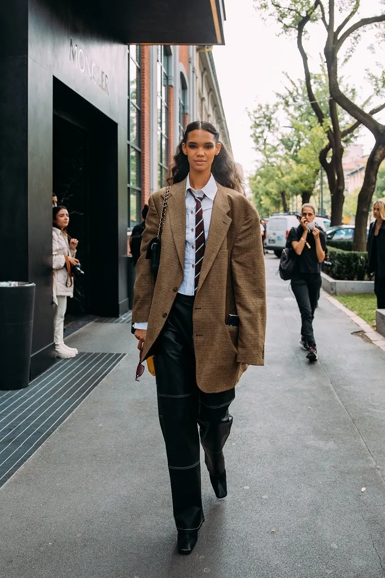 Tenue de travail femme automne-hiver : 15 looks stylés qui nous ont particulièrement inspirés à la rentrée 2022 !