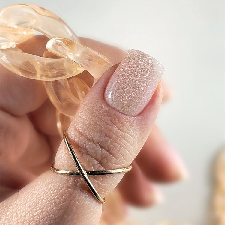 Visible Visual Idea Visible Visual Idea β Winter Champagne Nails