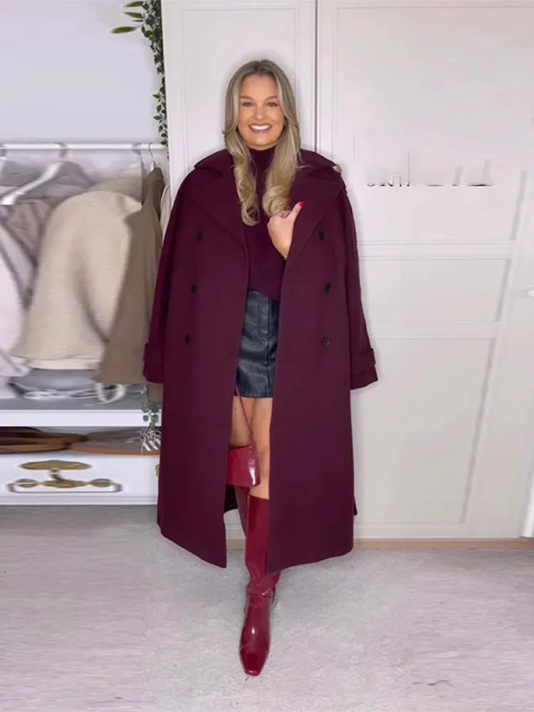 Burgundy Wool Blend Coat with Monochromatic Styling Burgundy Wool Blend Coat with Monochromatic Styling β Long Coat Outfits
