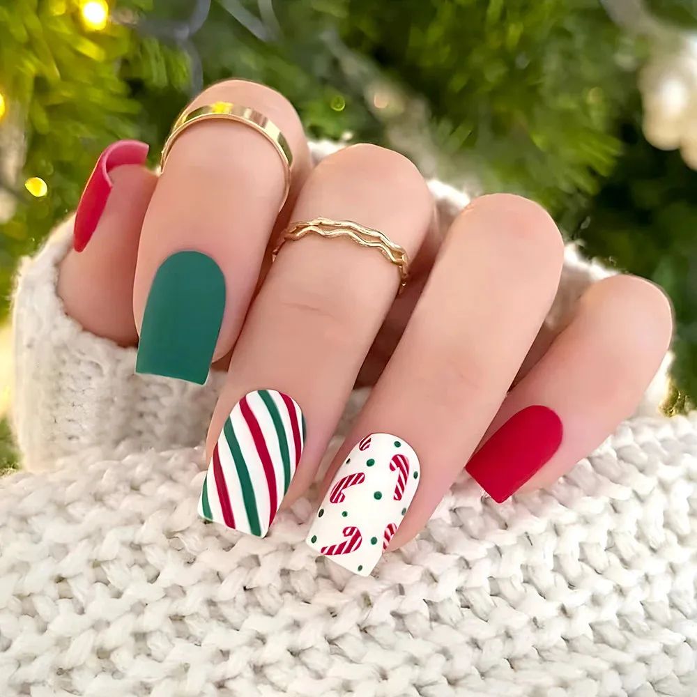 Matte Candy Cane Stripe Nails Matte Candy Cane Stripe Nails β Medium Christmas Nails 2026