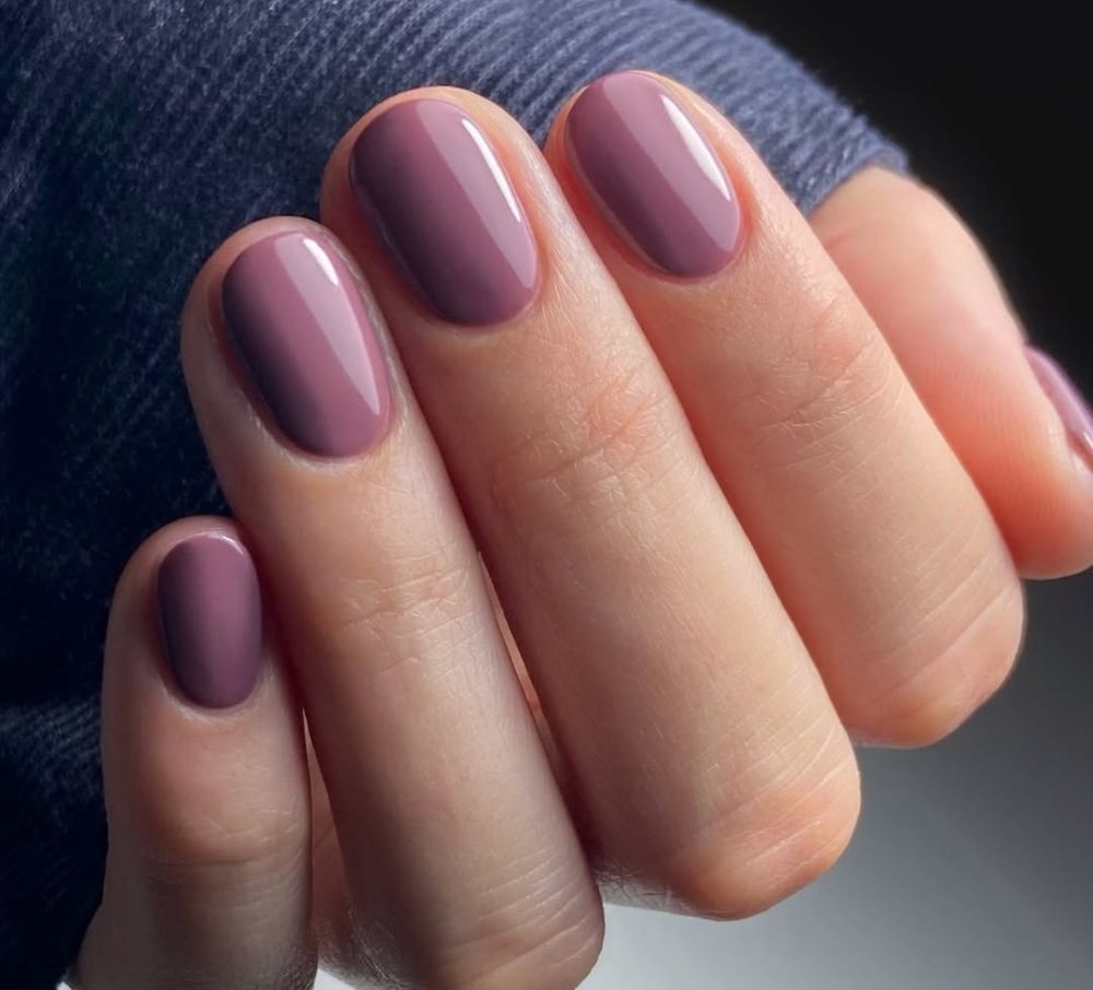 Winter Visual Idea — Winter Purple Nails