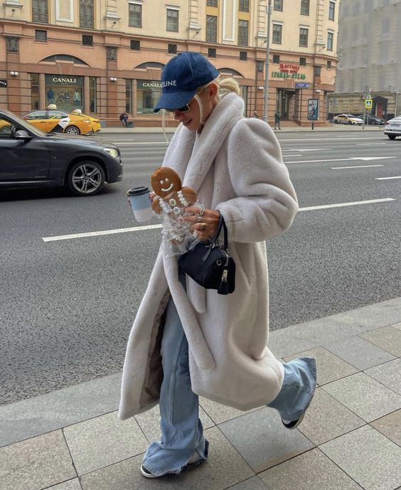 Casual Oversized White Faux Fur Coat with Denim Cap Casual Oversized White Faux Fur Coat with Denim Cap โ Faux Fur Coat Outfits