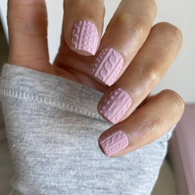 Cozy 3D Matte Cable Knit Nails Cozy 3D Matte Cable Knit Nails β Winter Squoval Nails
