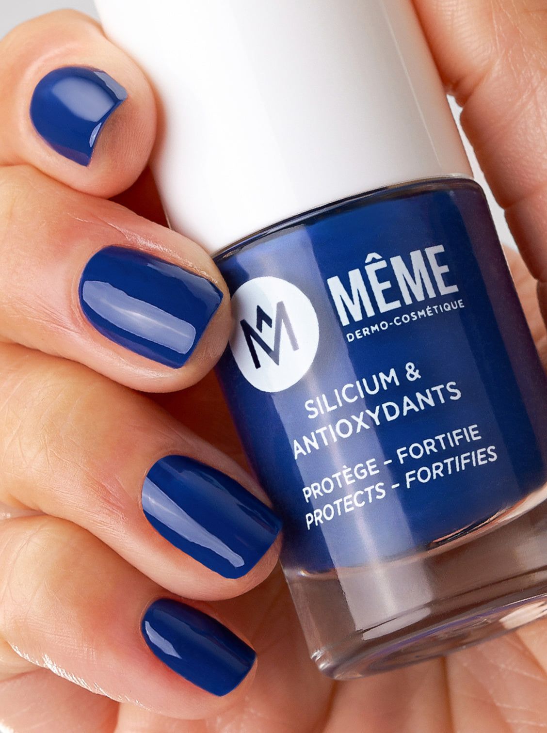 Opaque Navy Blue Glossy Short Almond Nails Opaque Navy Blue Glossy Short Almond Nails β Navy Blue Nails