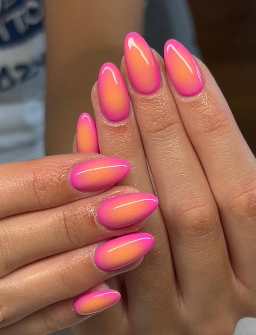 Pale Pink to White Iridescent Aura Pale Pink to White Iridescent Aura β Winter Aura Nails