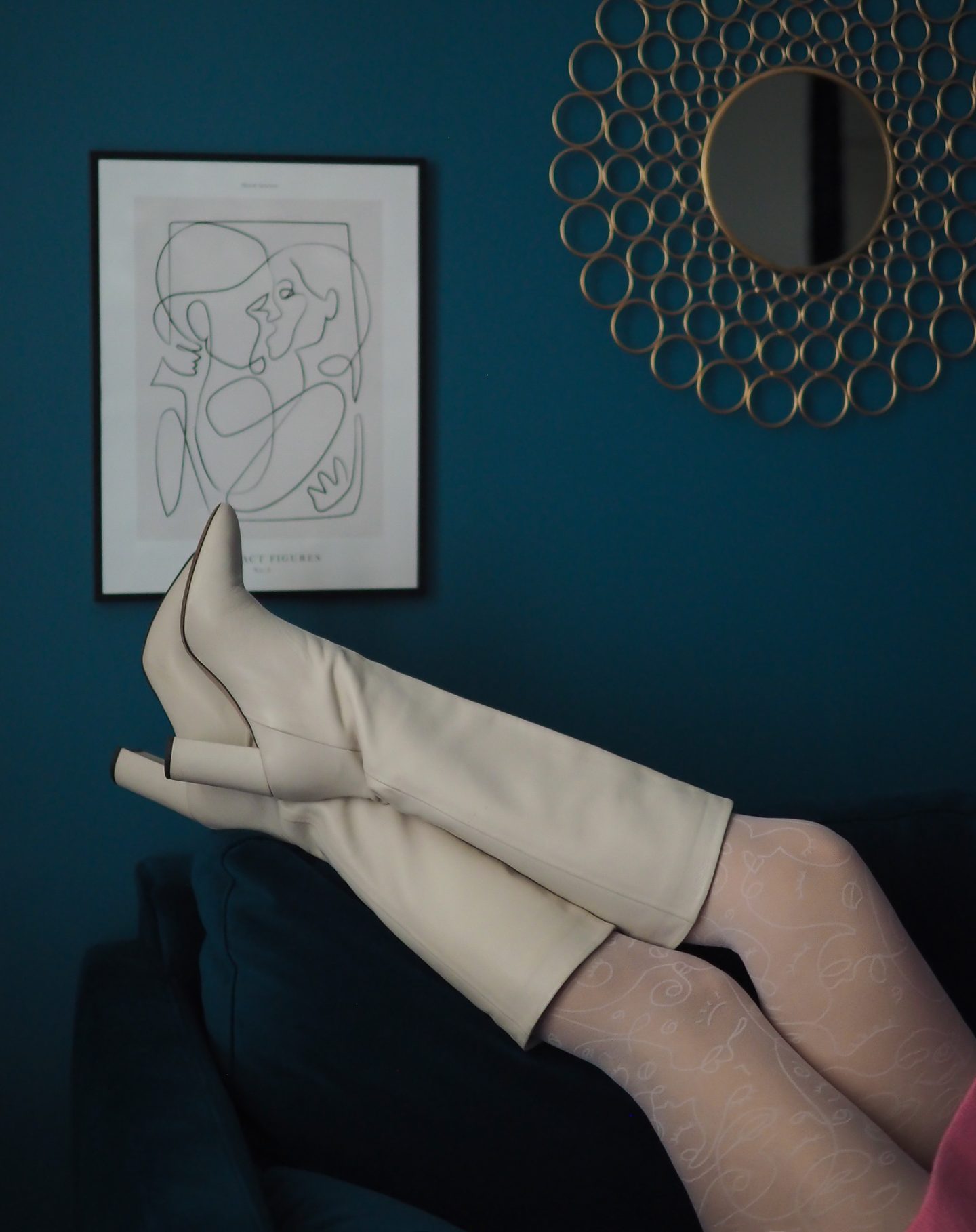 White Patterned Sheer Tights with Cream Boots and Pink Garment White Patterned Sheer Tights with Cream Boots and Pink Garment β Tights Outfits