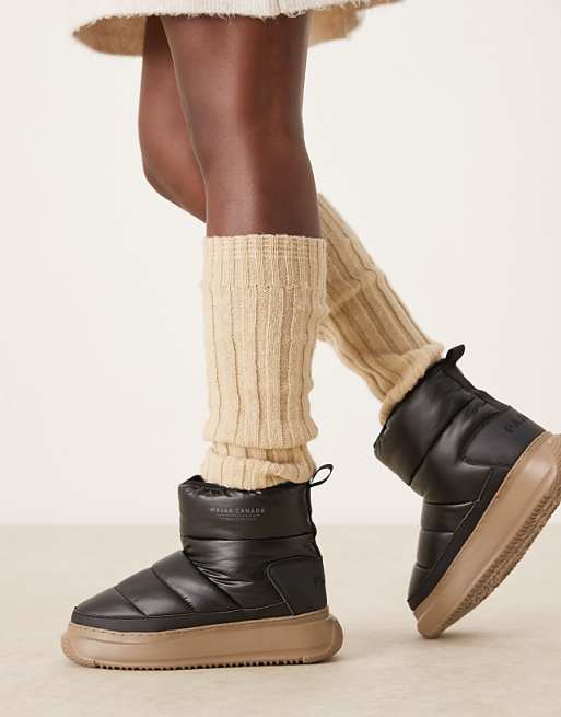 Puffer Snow Boots with Flared Trousers and Leg Warmers Puffer Snow Boots with Flared Trousers and Leg Warmers β Snow Boots Outfits