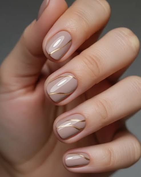 Taupe Nude with Diagonal Gold Lines — Winter Nude Nails