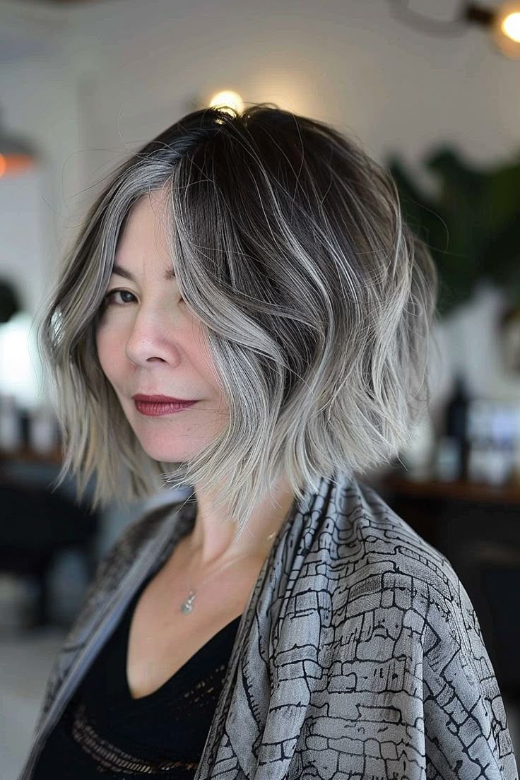 Balayage mèches sur cheveux blancs : 15 photos pour s'inspirer – Cendrée