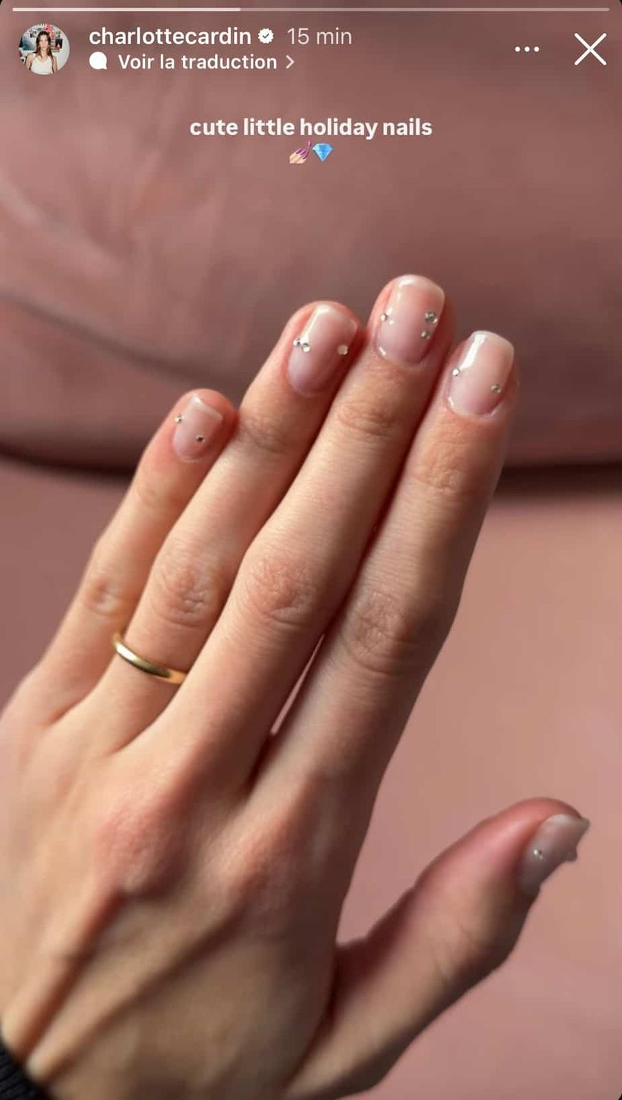 Small Scattered Rhinestones Visual Idea Small Scattered Rhinestones Visual Idea β Winter Nails for Teens