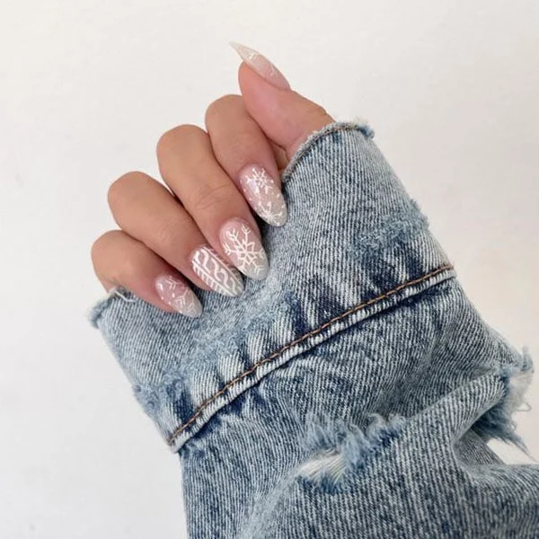 White Winter Pattern Almond Nails White Winter Pattern Almond Nails β Winter Ombre Nails