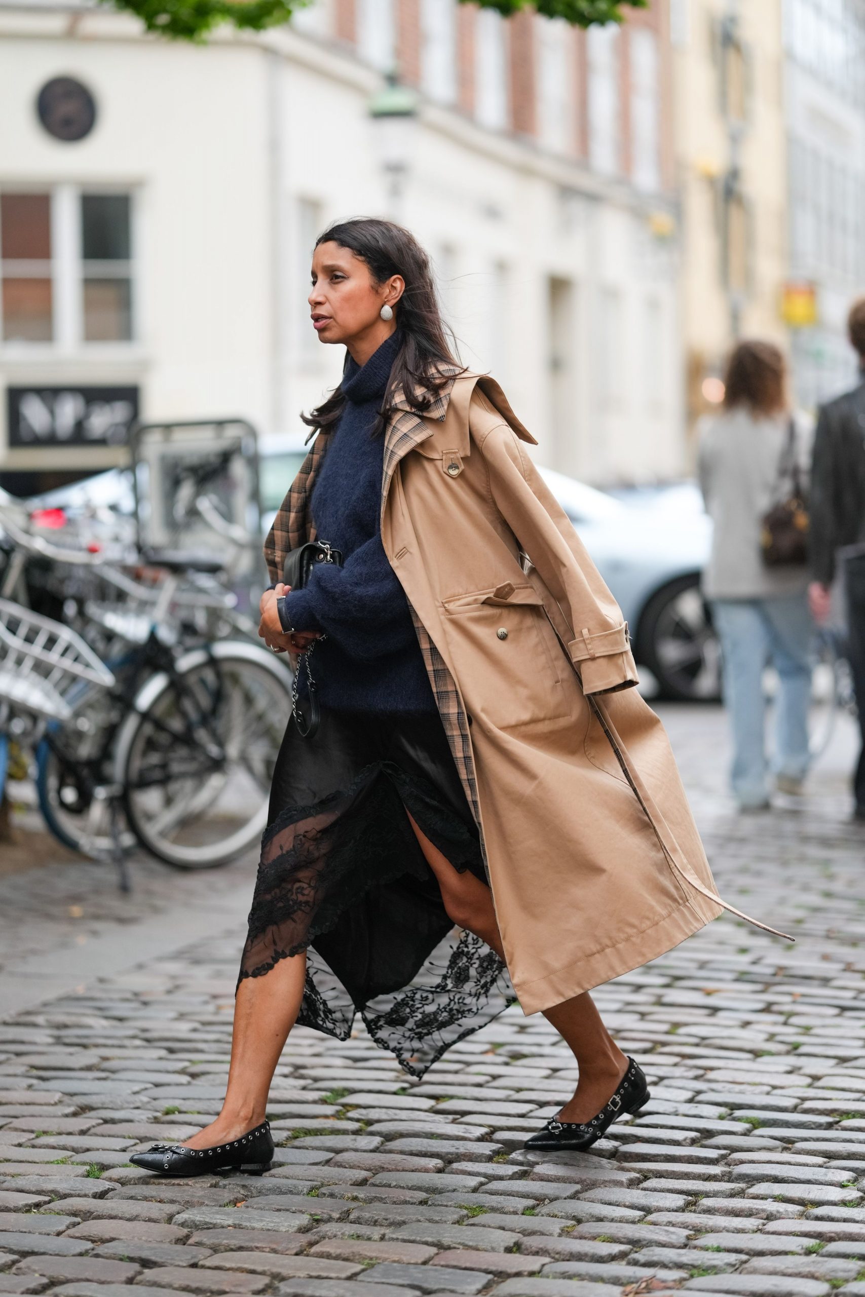 Lace Midi Skirt with Chunky Turtleneck and Trench Coat — Winter Skirt Outfits