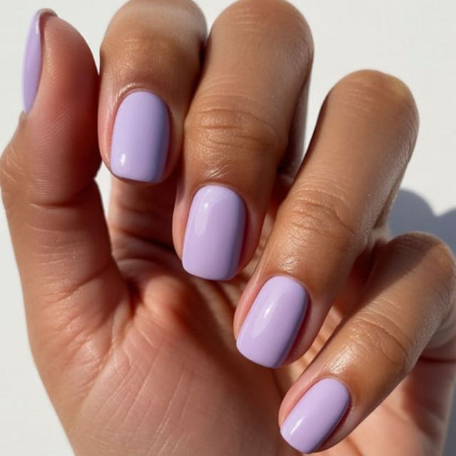 Short Oval Vibrant Light Purple Nails — Pastel Winter Nails