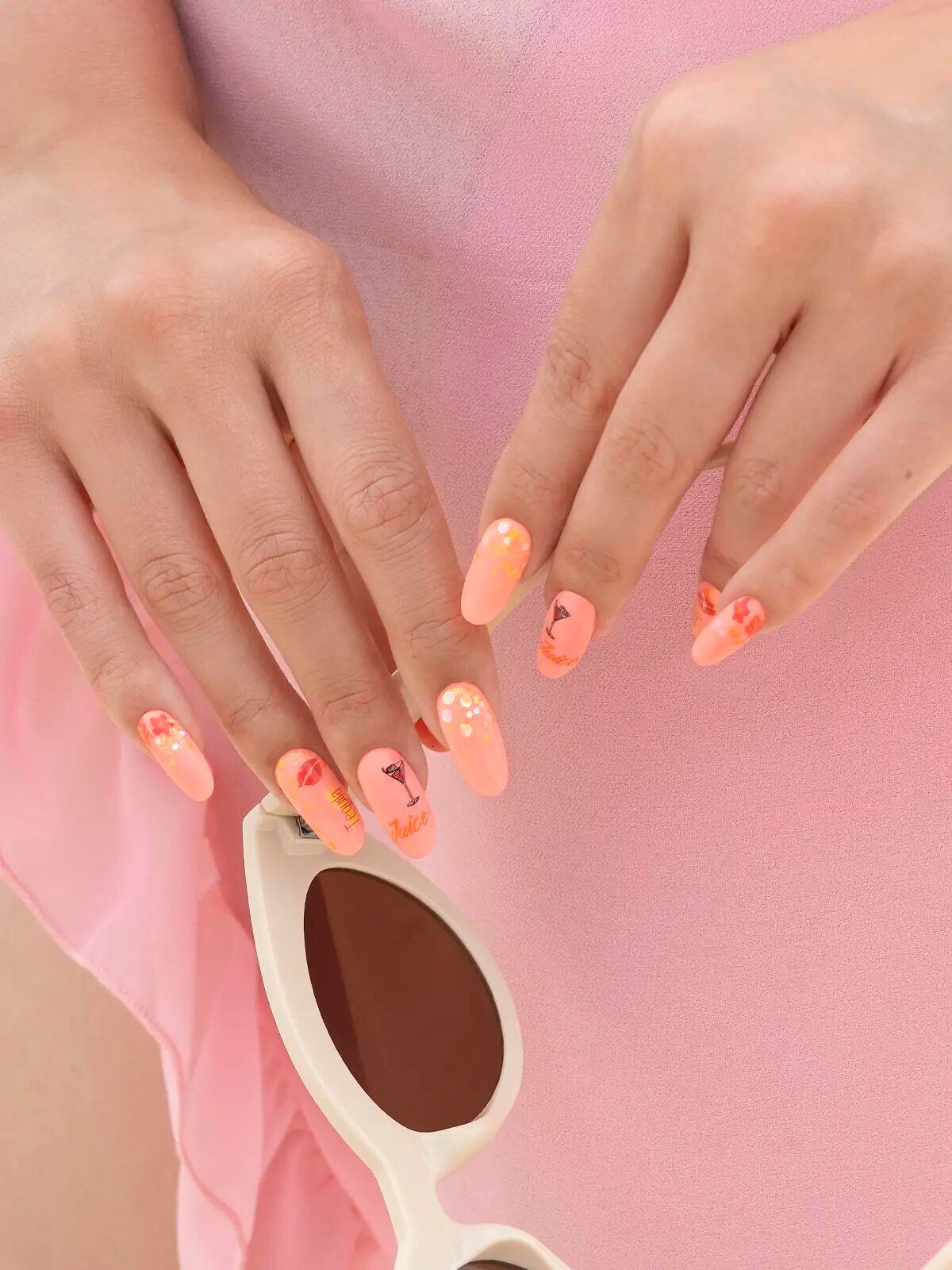 Ongles Parfaits en Voyage : Guide Manucure Vacances