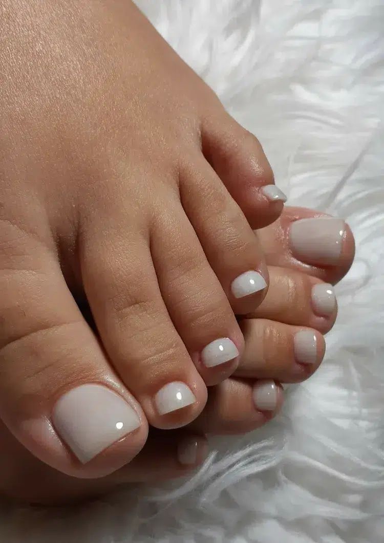 Clean Beige and Off-White Toes Clean Beige and Off-White Toes β Winter Pedicure Colors