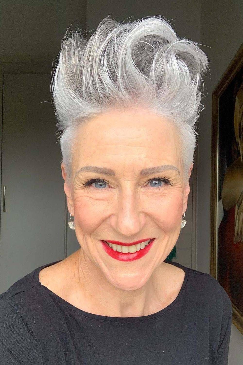 10 Coupes de Cheveux Courtes Pour Femmes de Plus de 60 ANS
