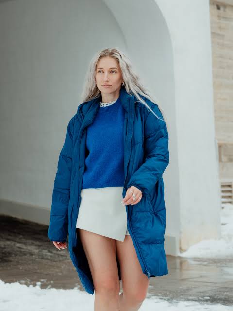 Oversized Puffer Coat and Mini Skirt for a Bold Winter Statement — Winter Photoshoot Outfits