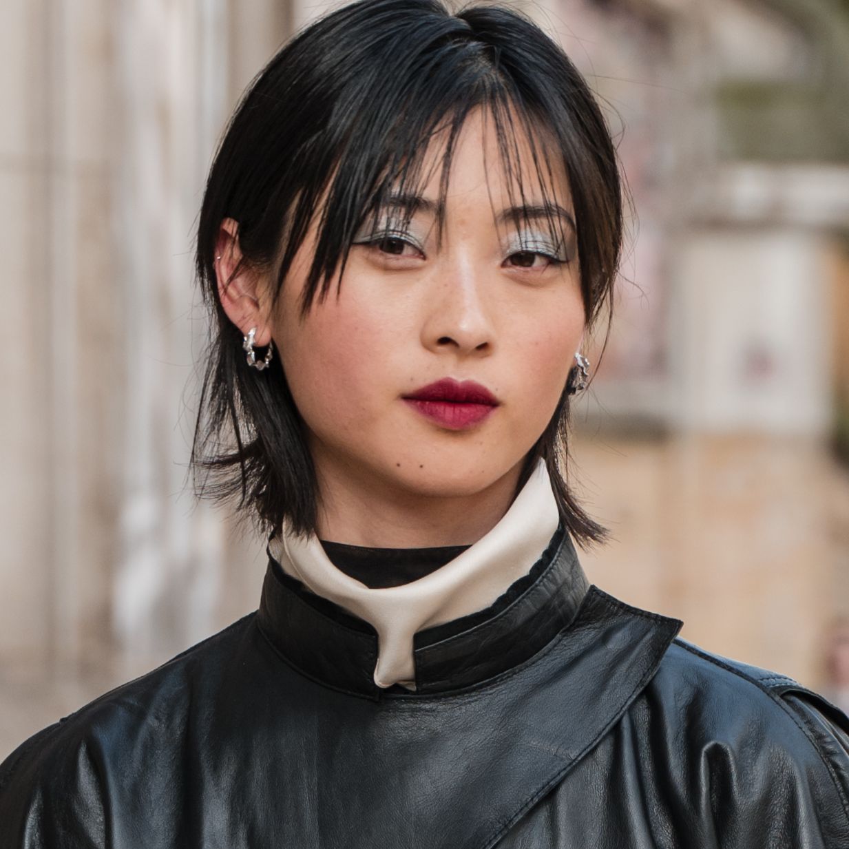 Ear Visual Idea Ear Visual Idea β Winter Lob Haircuts