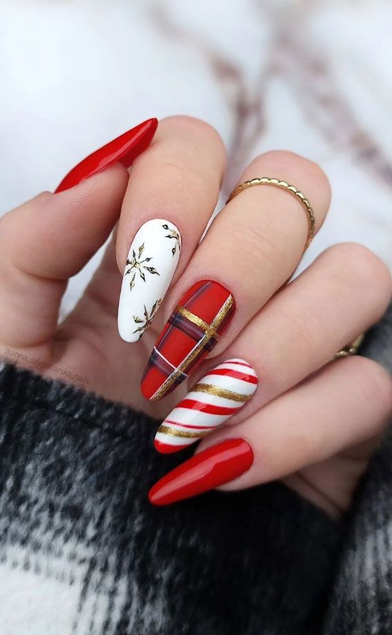 Festive Red and White Winter Art Festive Red and White Winter Art β Winter Red Nails