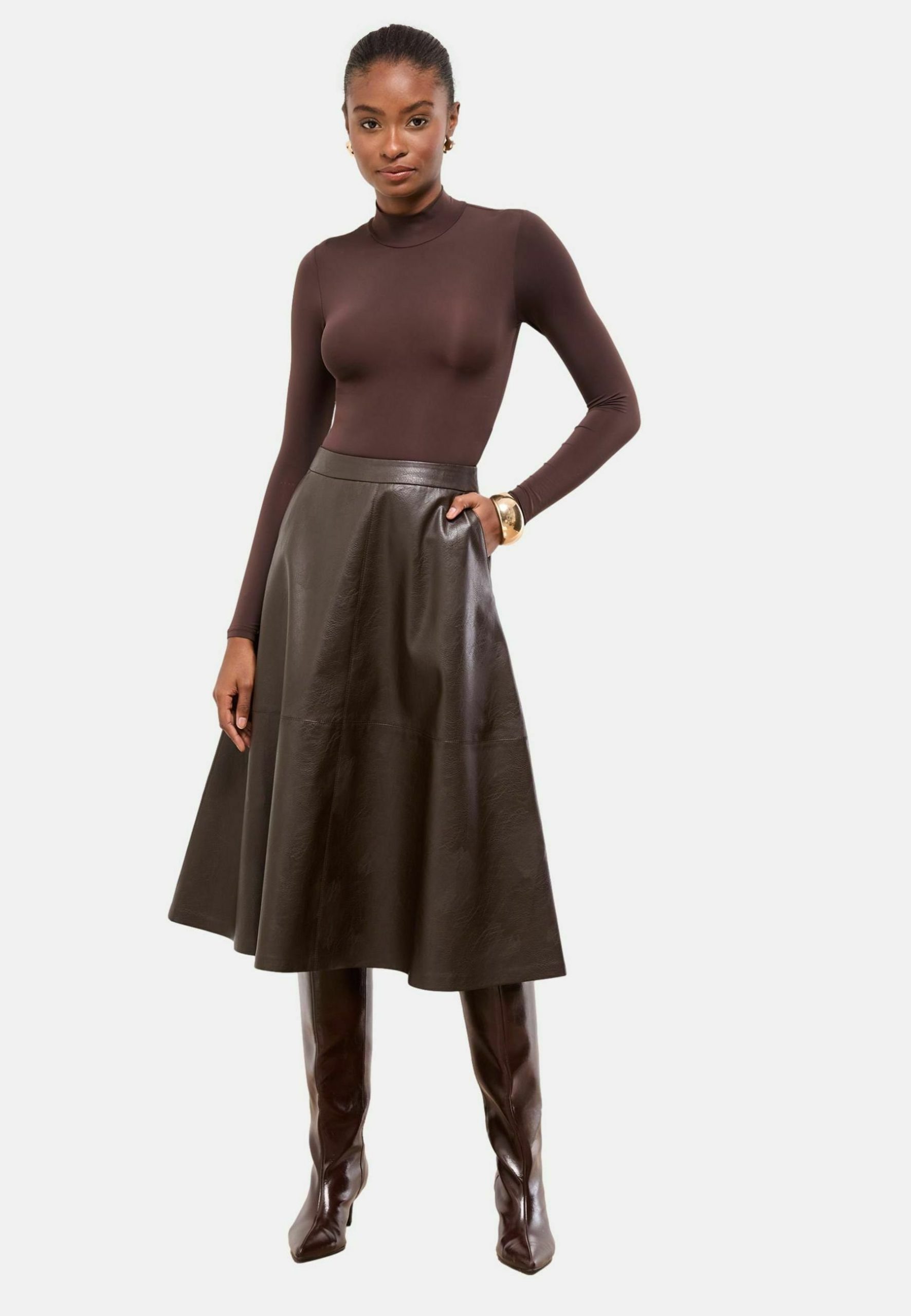 Monochromatic Magic: All-Brown Leather Skirt Look — Leather Skirt Outfits