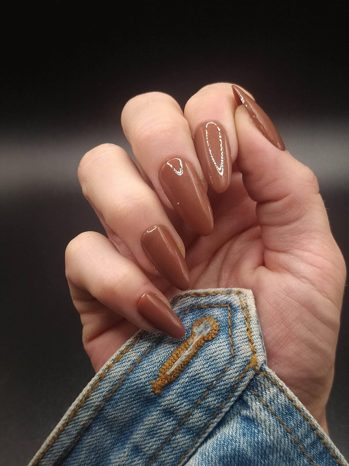 Glossy Medium Brown Stiletto Glossy Medium Brown Stiletto β Chocolate Brown Nails