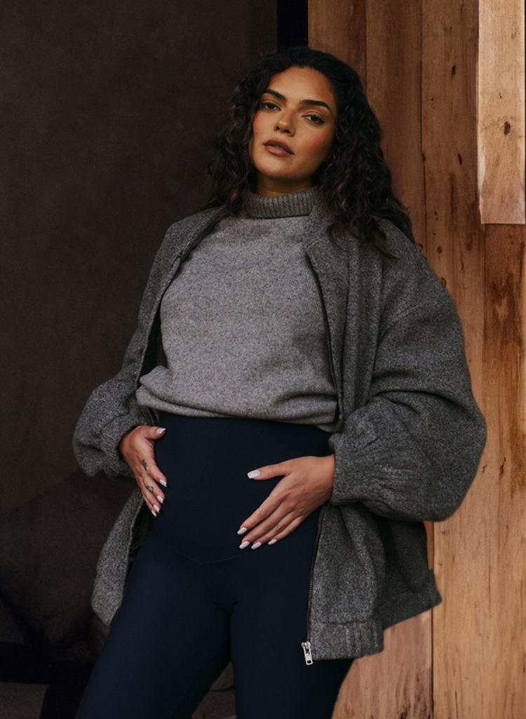 Cozy Grey Turtleneck and Oversized Knit Jacket Layering Cozy Grey Turtleneck and Oversized Knit Jacket Layering β Winter Maternity Outfits
