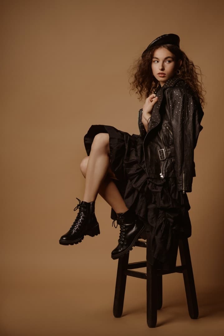 Edgy Evening Vibes: Combat Boots with a Ruffled Dress Edgy Evening Vibes: Combat Boots with a Ruffled Dress β Black Boots Outfits