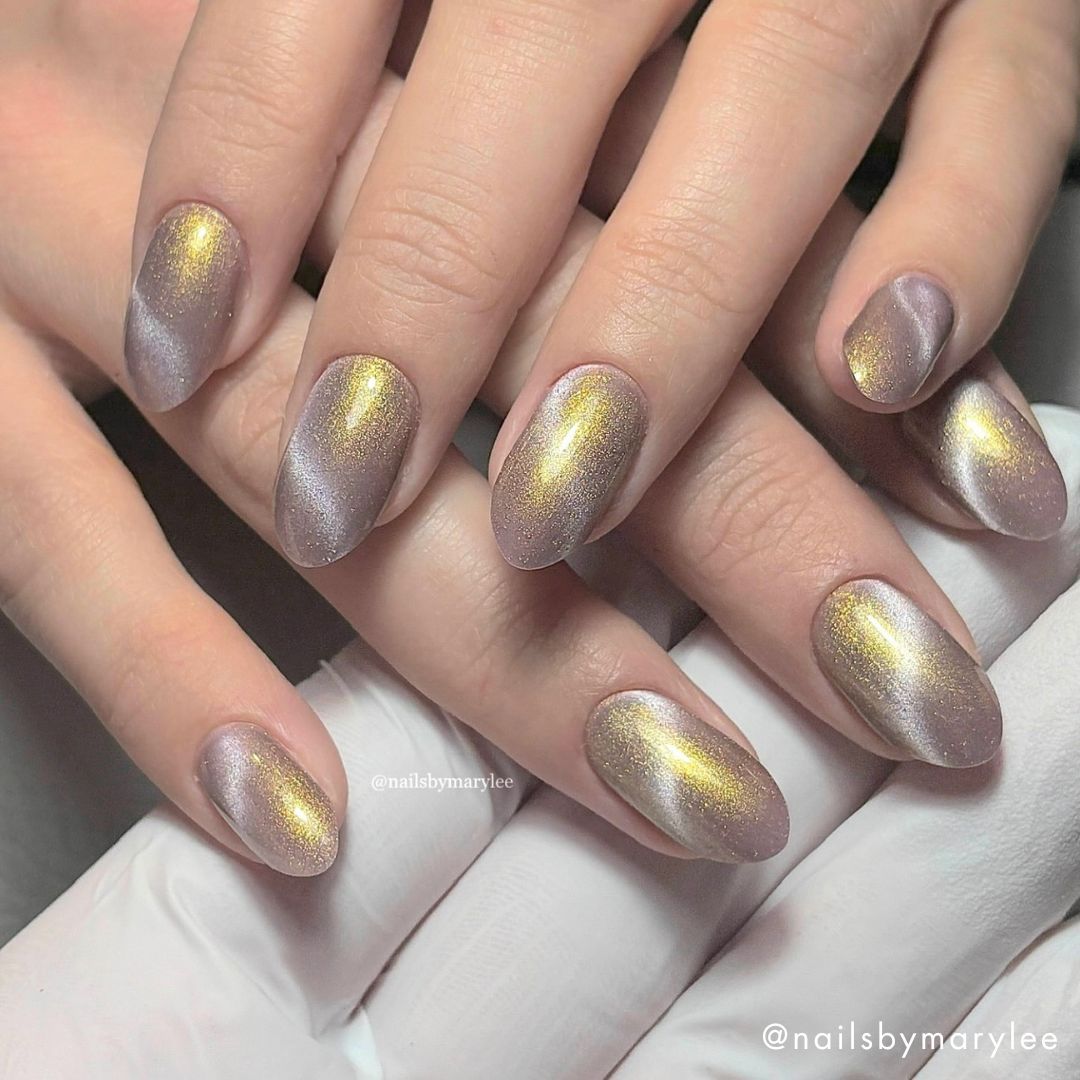 Taupe Gold Effect Short Oval Taupe Gold Effect Short Oval โ Winter Cat Eye Nails