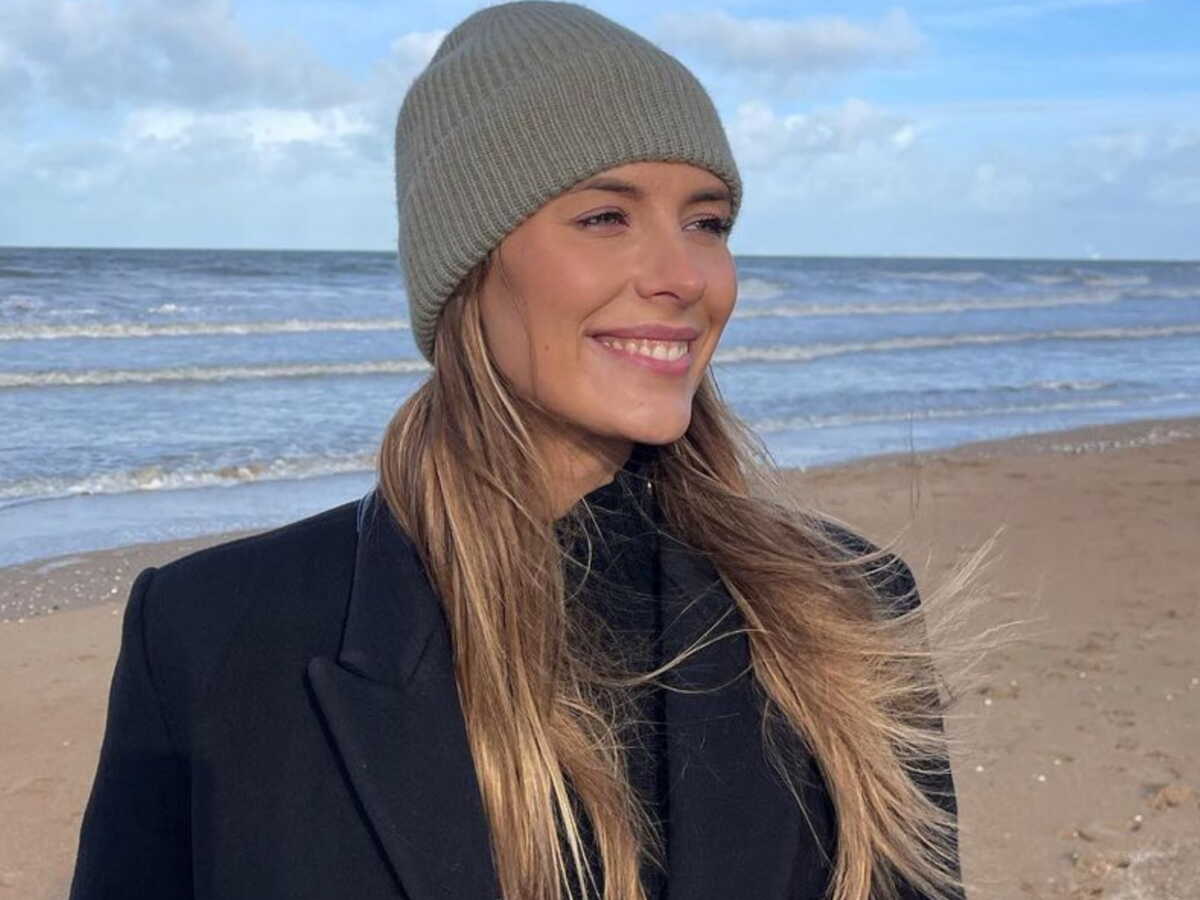 Olive Green Beanie with Black Turtleneck and Coat Olive Green Beanie with Black Turtleneck and Coat β Beanie Outfits