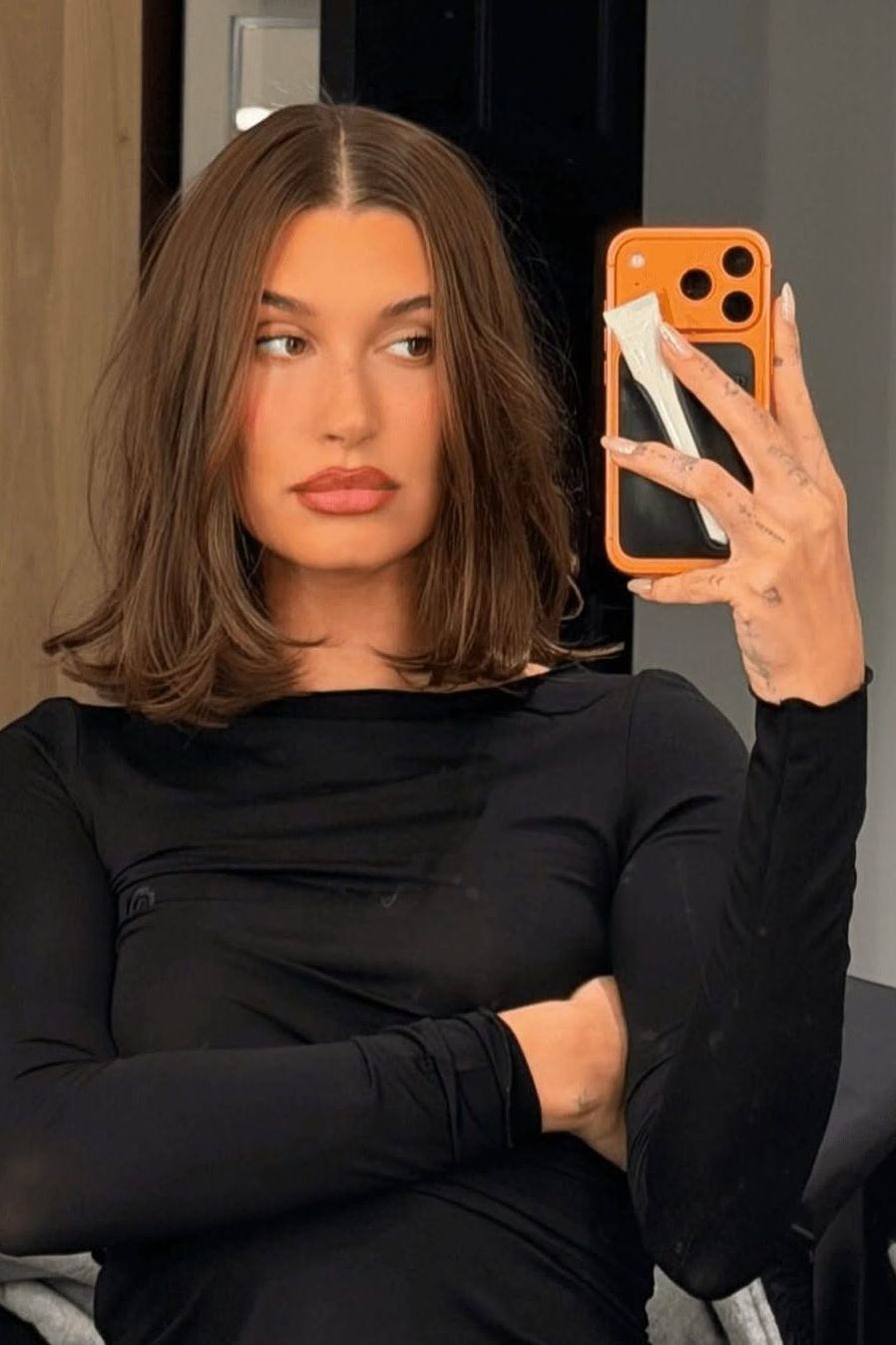 Chin-Length Straight Bob Chin-Length Straight Bob β Winter Lob Haircuts