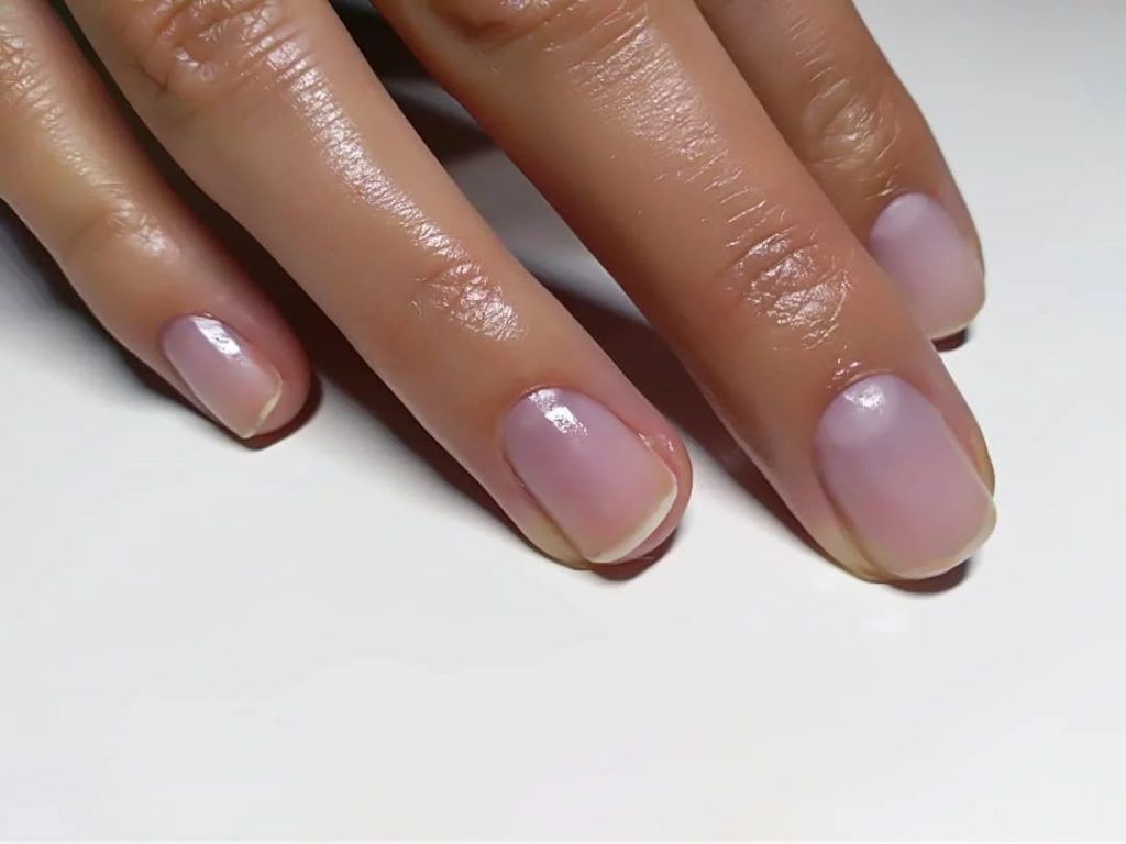 Subtle Iridescent Shimmer On Accent Nail Visual Idea Subtle Iridescent Shimmer On Accent Nail Visual Idea β Short Winter Nails