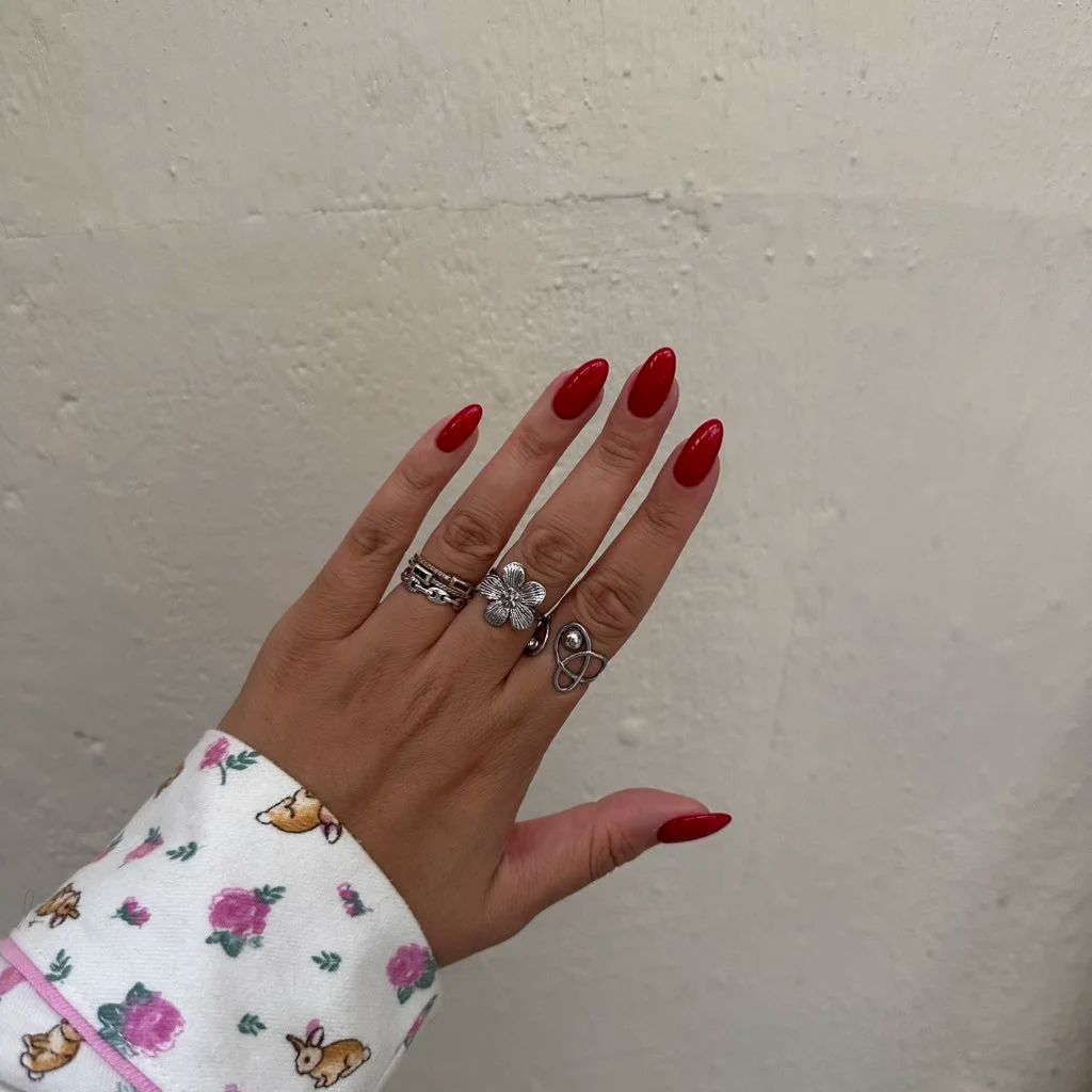 Visual Idea β Opaque Glossy Red Baddie Winter Nails