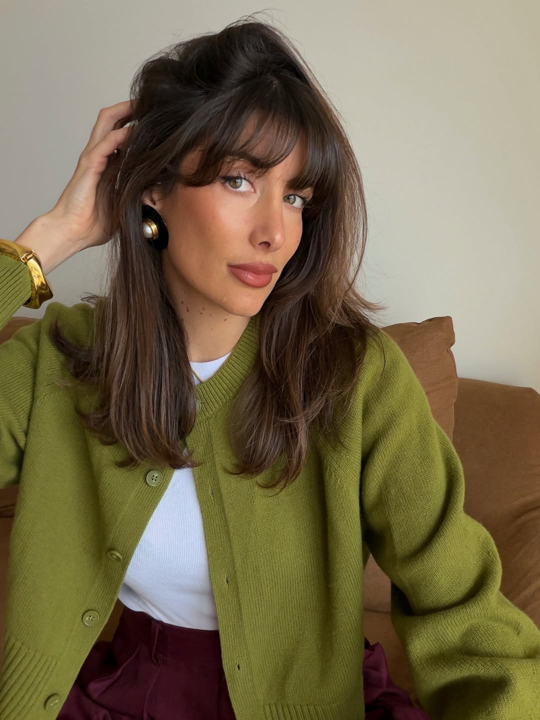Fitted Green Fine Knit Cardigan with Statement Earrings Fitted Green Fine Knit Cardigan with Statement Earrings โ Cardigan Outfits