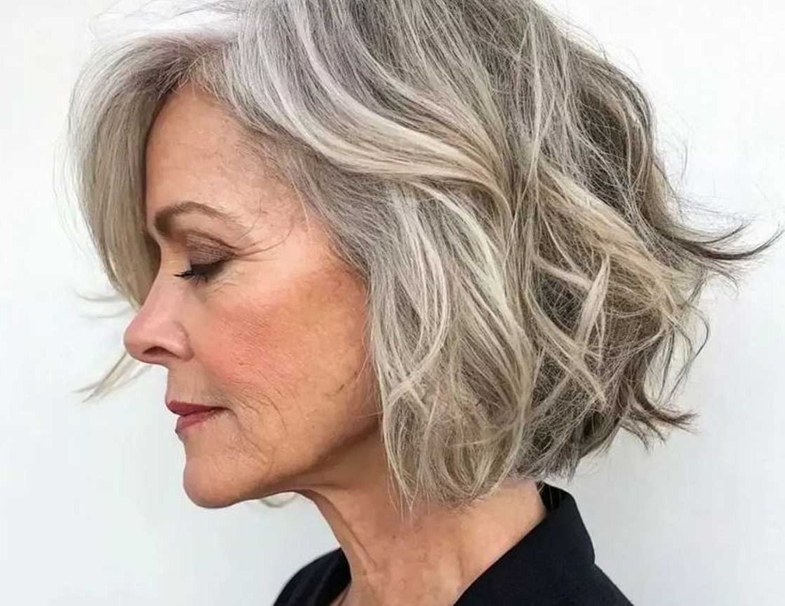 Salt and Pepper Bob With Wavy Texture Salt and Pepper Bob With Wavy Texture β Winter Haircuts for Women