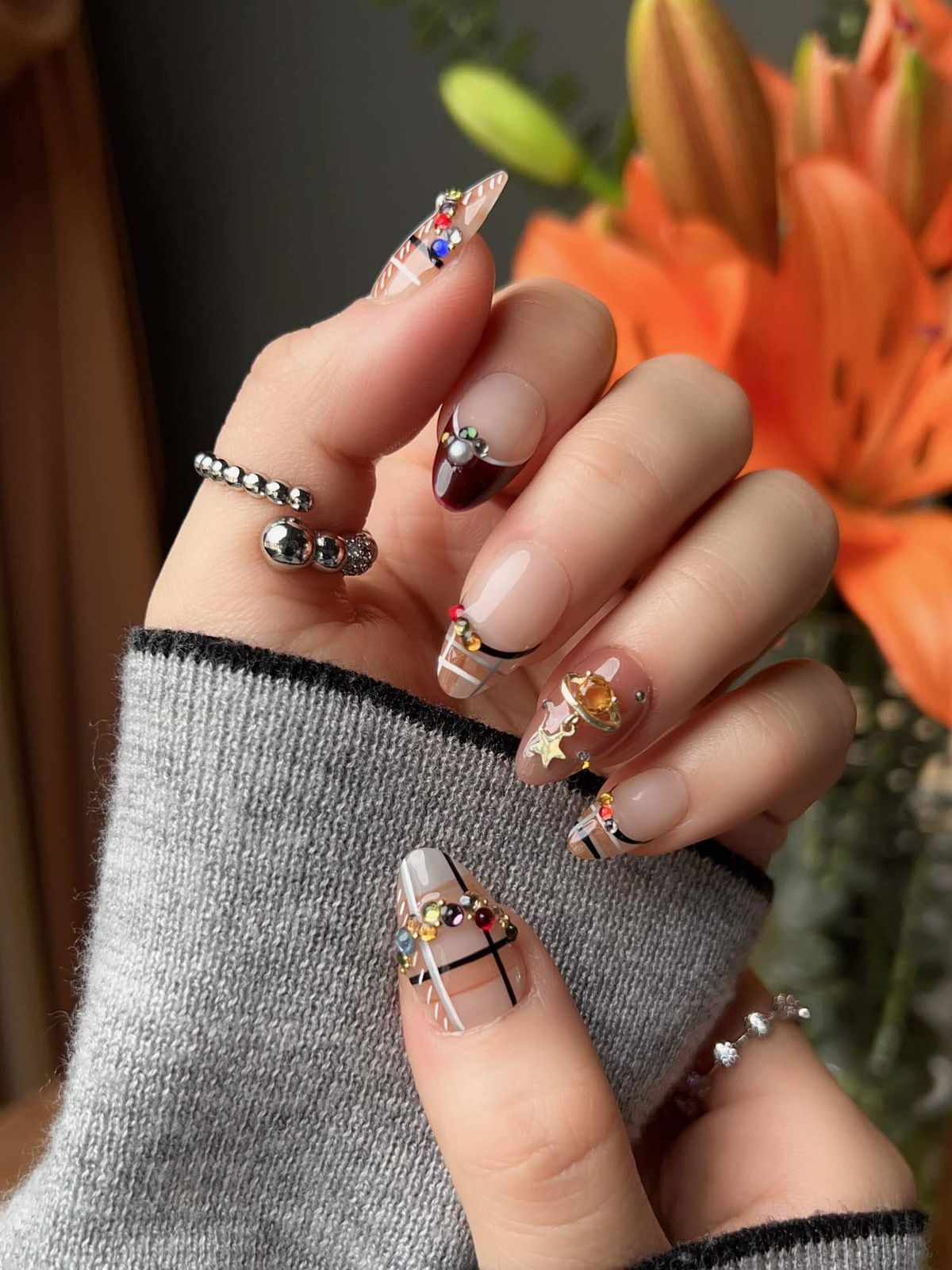 Plaid On Accent Nails Visual Idea Plaid On Accent Nails Visual Idea β Winter Plaid Nails
