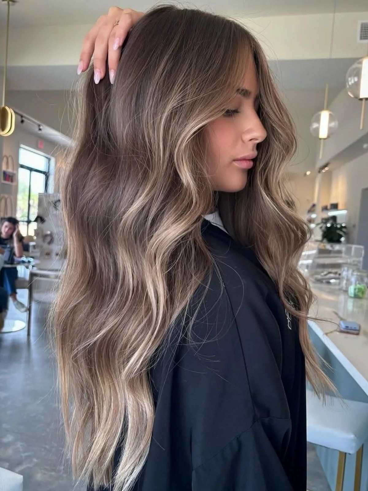 Mid-Back Visual Idea Mid-Back Visual Idea β Winter Balayage