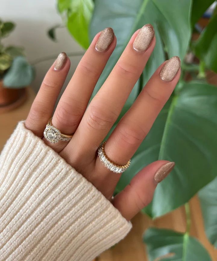 Shimmering Champagne Gold Shimmering Champagne Gold β Winter Aura Nails