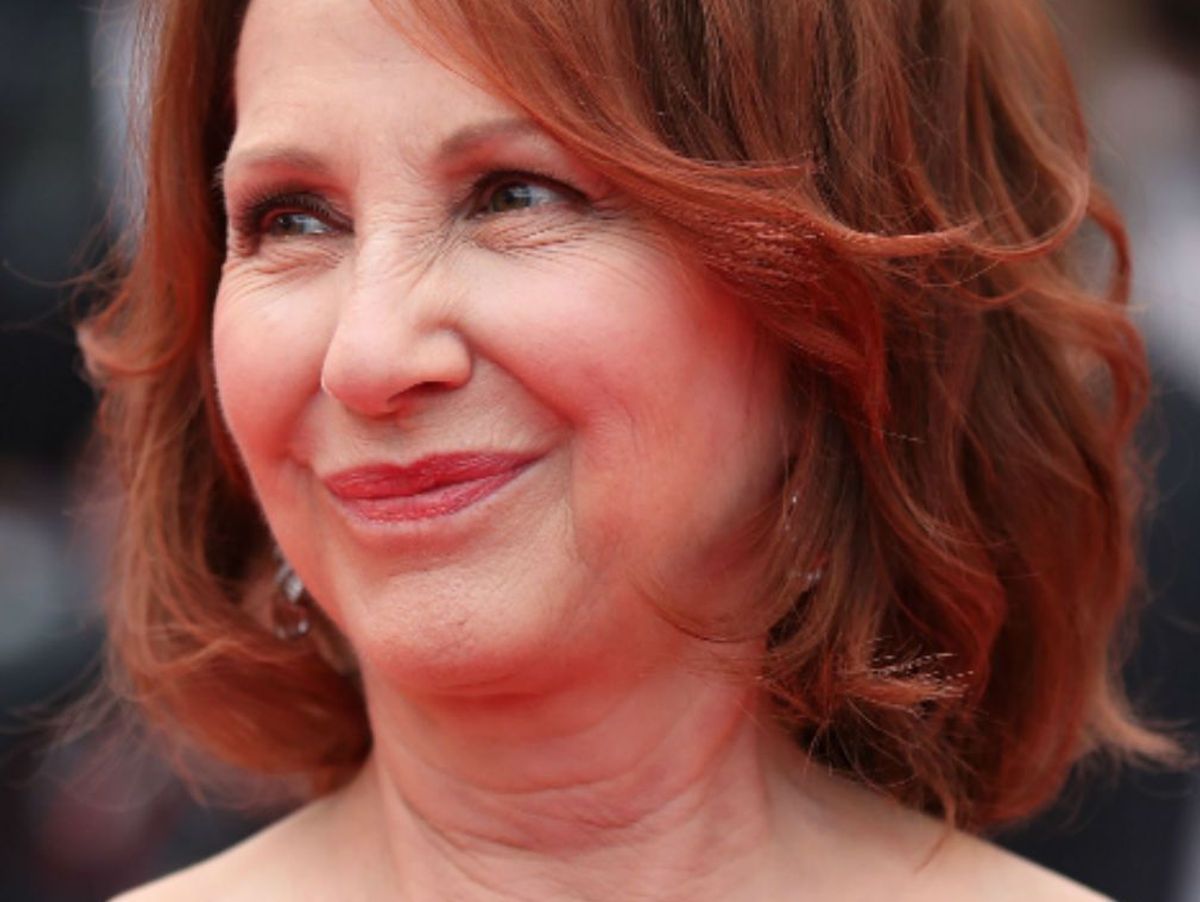 Wavy Auburn Chin Bob — Winter Hair Colors for Women Over 60