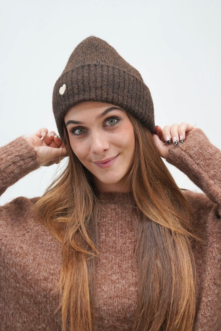 Brown Beanie with Heart Detail and Matching Sweater Brown Beanie with Heart Detail and Matching Sweater β Beanie Outfits