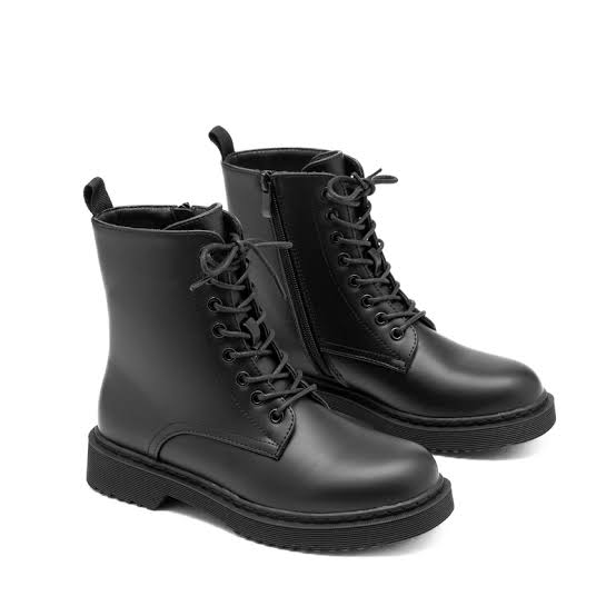 Everyday Essential: Black Leather Combat Boots with Side Zipper Everyday Essential: Black Leather Combat Boots with Side Zipper β Combat Boots Outfits
