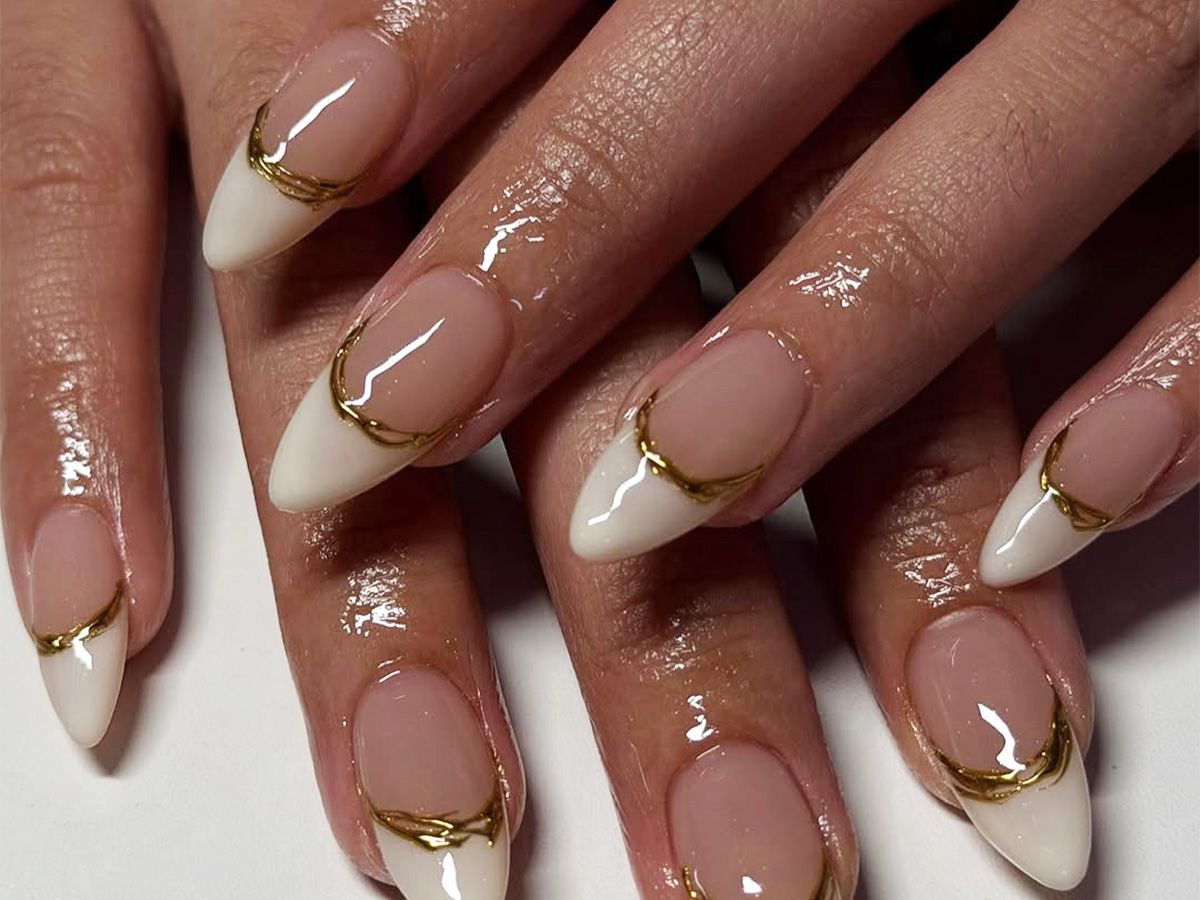 Simple Winter Snowflake and Glitter on Short Nails Simple Winter Snowflake and Glitter on Short Nails β Winter Nail Designs