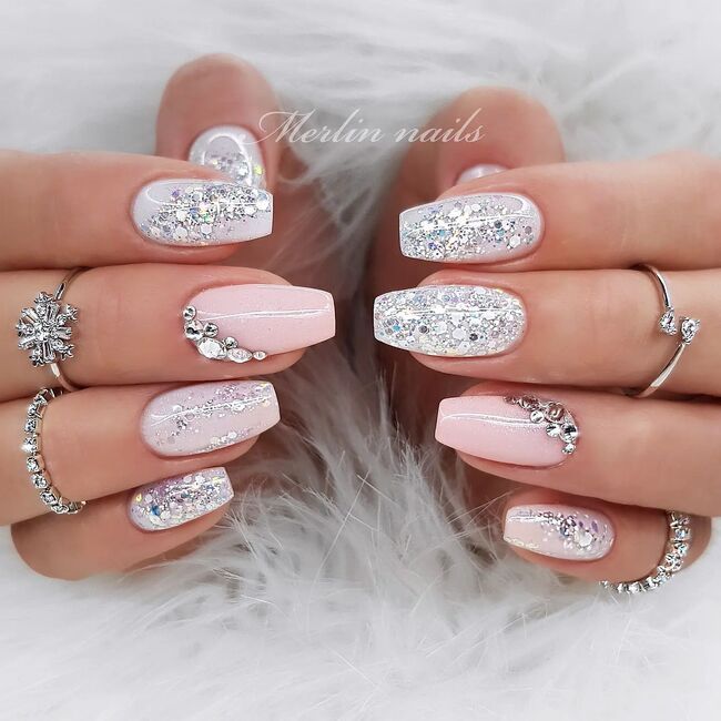 Both Hands Close-Up Visual Idea Both Hands Close-Up Visual Idea β Sparkly Winter Nails