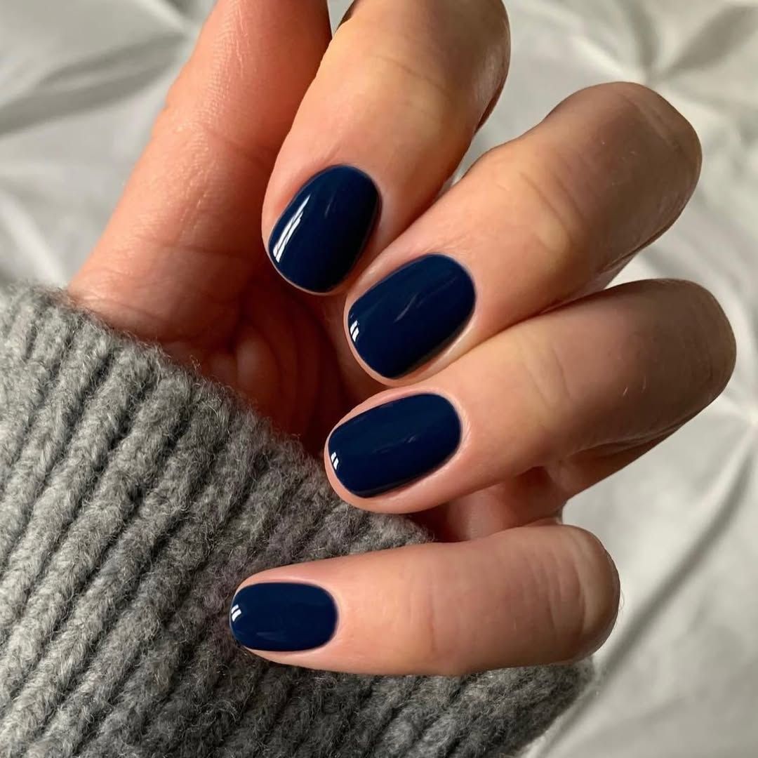 Visual Idea β Short Oval Nails Are Coated In A Deep Visual Idea β Short Oval Nails Are Coated In A Deep β Winter Nails for Teens