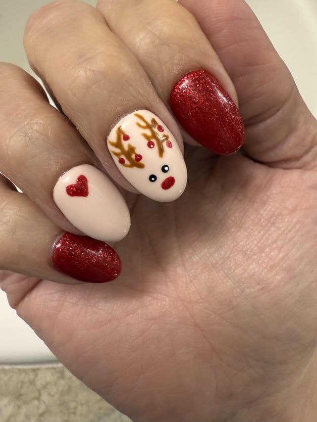 Reindeer Face Red Glitter Oval Reindeer Face Red Glitter Oval β Winter Nails for School