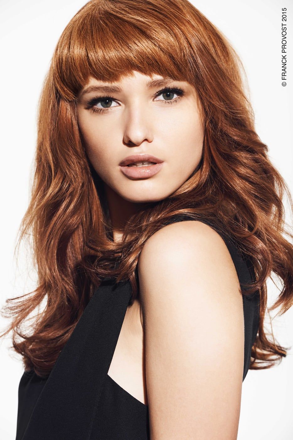 Shoulder Length Warm Brown With Golden Highlights — Winter Hair Colors for Pale Skin