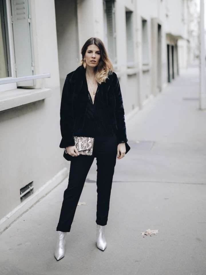 Silver Pointed Boots with a Velvet Jacket Silver Pointed Boots with a Velvet Jacket β Ankle Boots Outfits