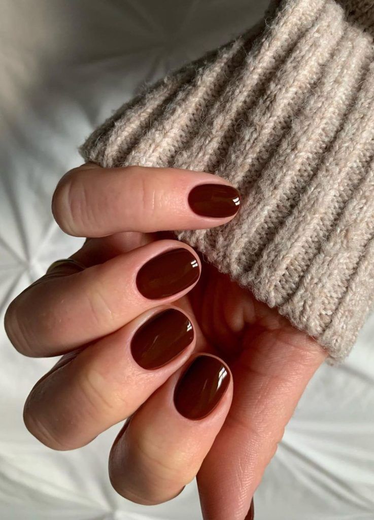 Visual Idea β Short Oval Nails Are Coated In A Deep Visual Idea β Short Oval Nails Are Coated In A Deep β Old Money Winter Nails
