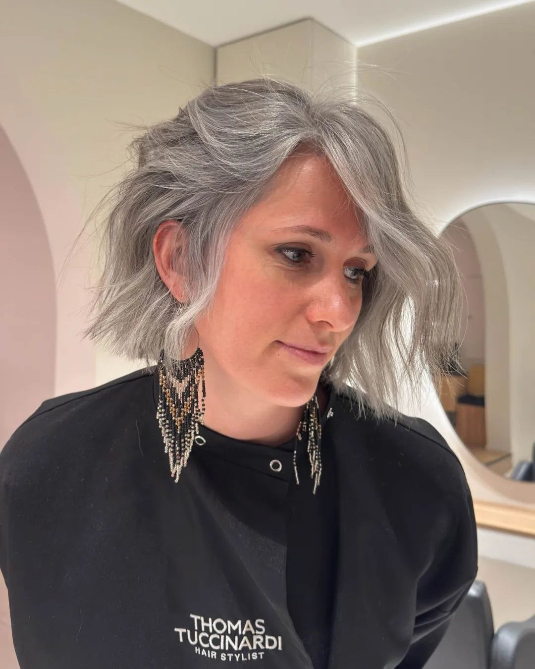 Wavy Collarbone Bob With Textured Ends Wavy Collarbone Bob With Textured Ends β Winter Haircuts for Gray Hair